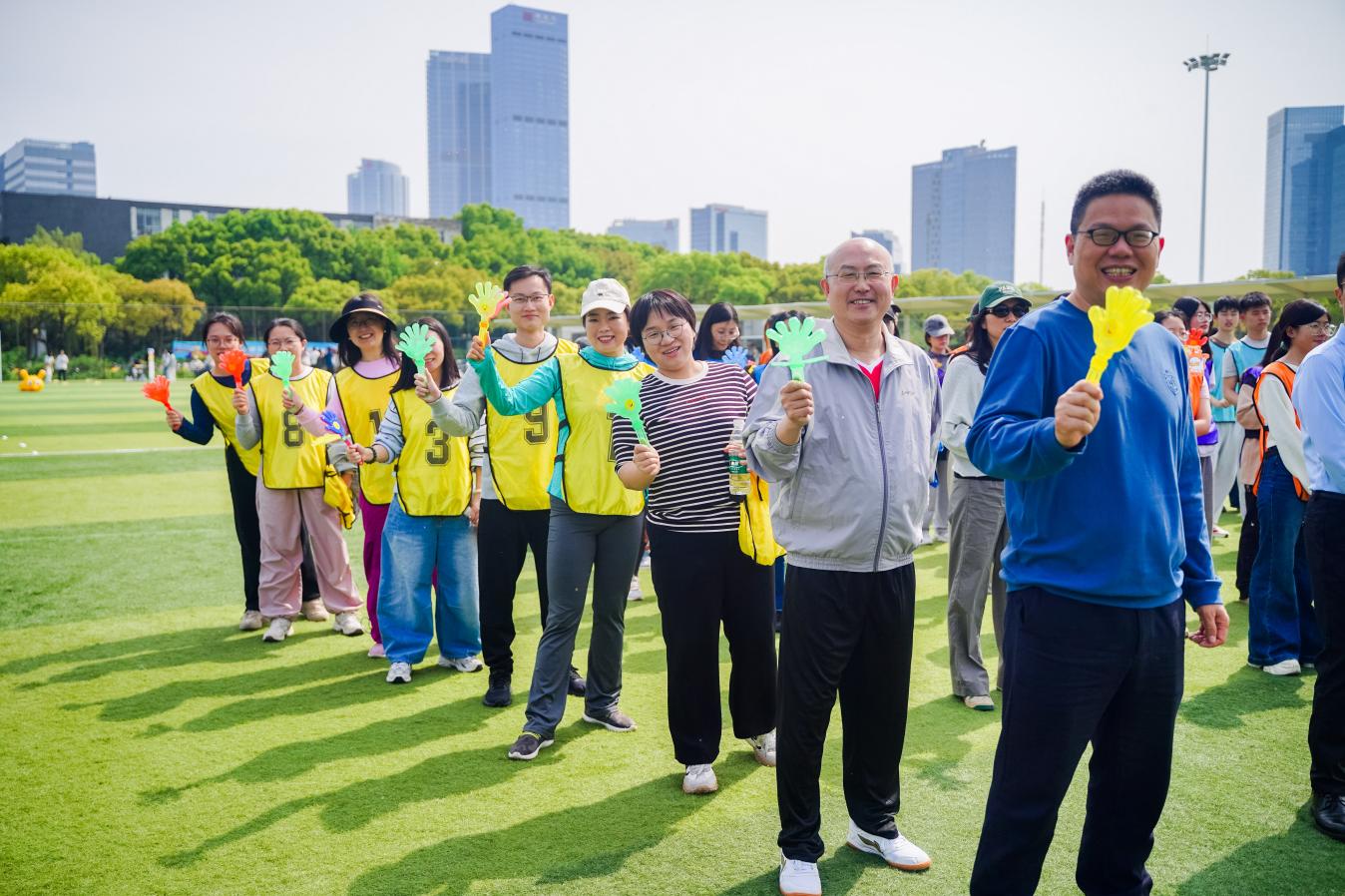 青春力MAX！｜当趣味运动会“撞上”国防市集，热血与欢乐齐飞